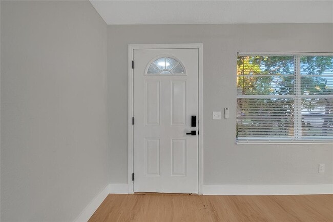 Building Photo - 2328 Dae Ct