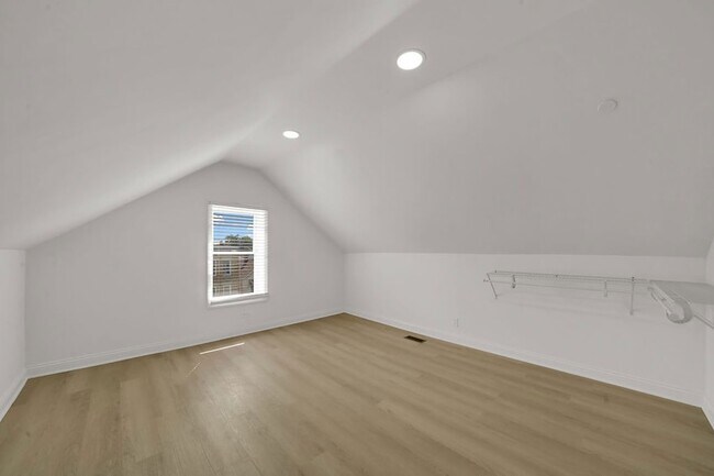 Building Photo - 3816 S Honore St