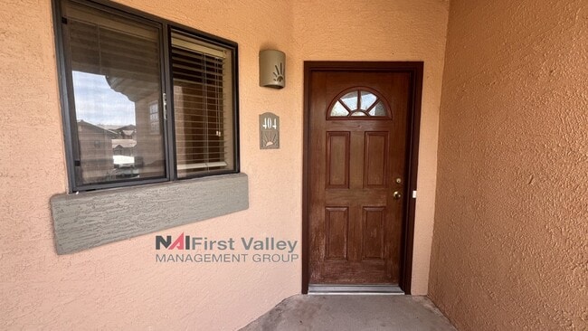 Building Photo - 2 Bedrooms, 2 Baths ** 1/2 HALF OFF First ...