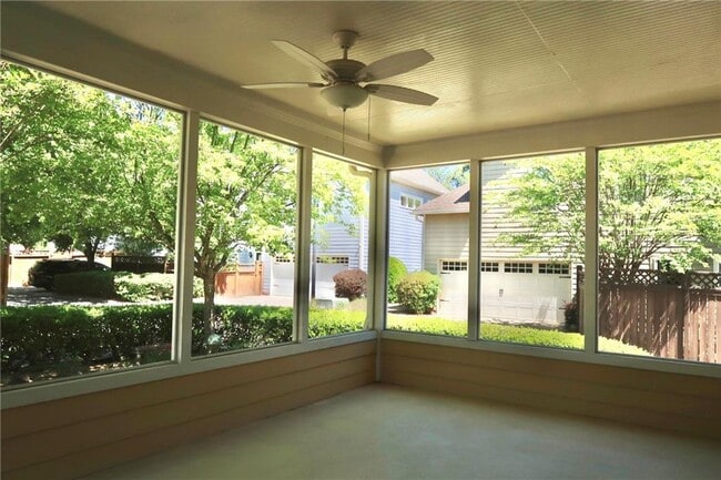 Building Photo - 515 Village Arbor Park NW