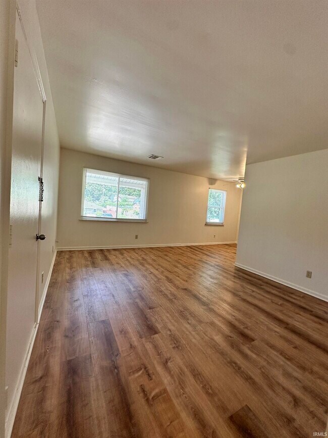 Building Photo - 613 Cypress St