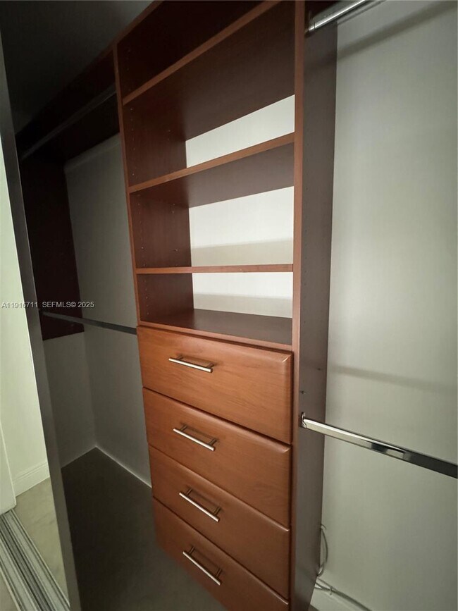 Building Photo - 5839 SW 74th Terrace