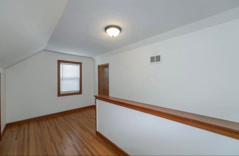 Building Photo - 1015 8th Ave NW