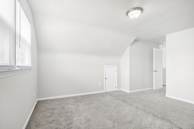 Building Photo - 1382 Montie Rd