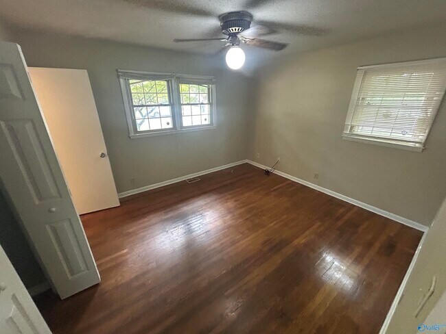 Building Photo - 4742 Bluehaven Dr NW