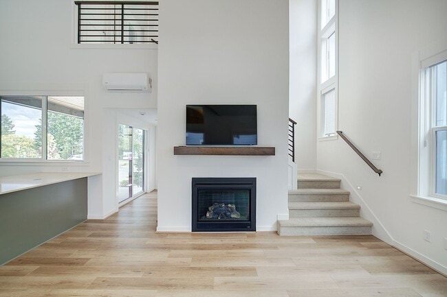 Building Photo - 2bd/1.75ba Kirkland House