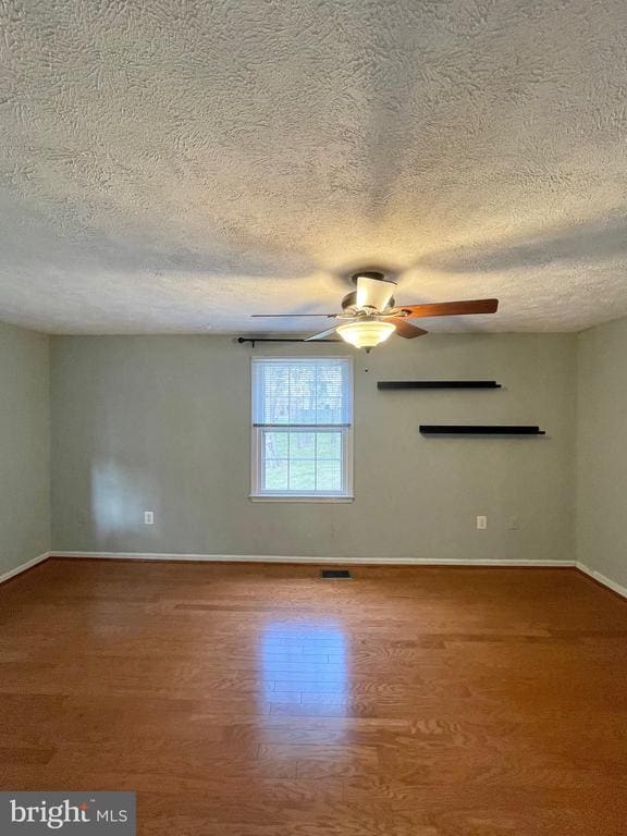 Building Photo - 5737 Independence Cir