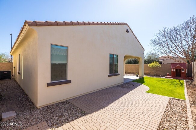 Building Photo - 3664 S Jasmine Dr