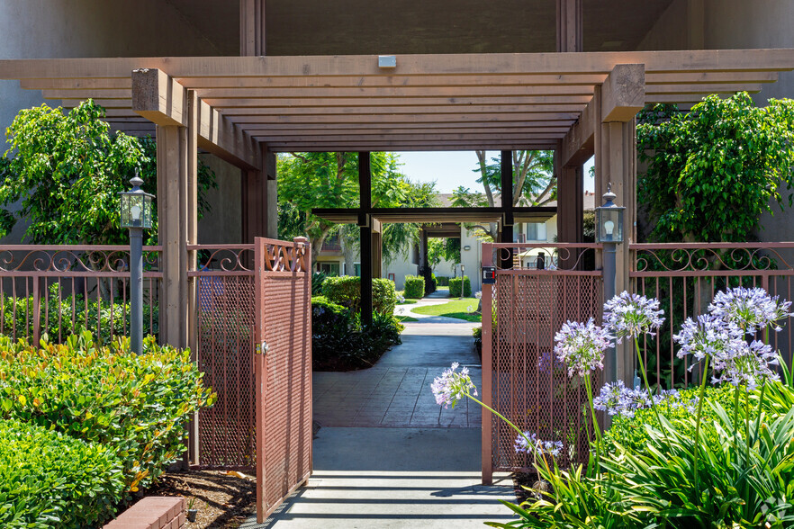 Primary Photo - Colony Frontera Apartments