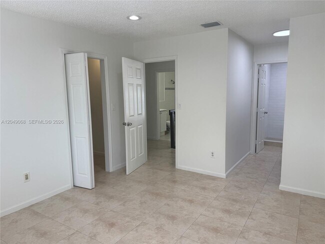 Building Photo - 15054 SW 127th Pl