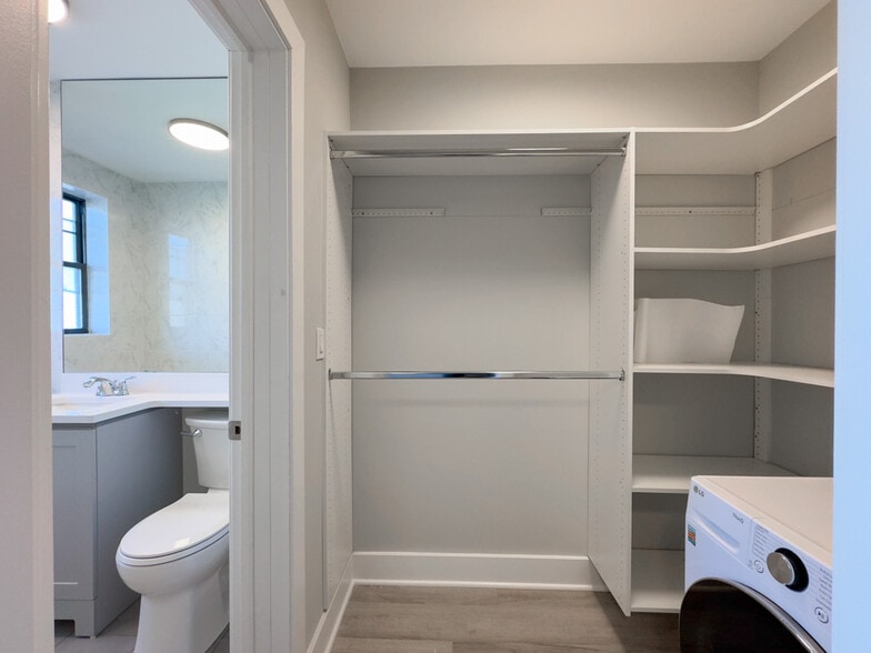 Building Photo - 378 Hazel Ave