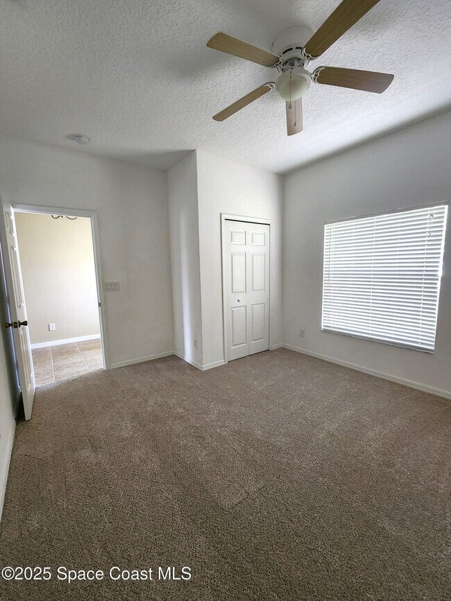 Building Photo - 2078 Maeve Cir