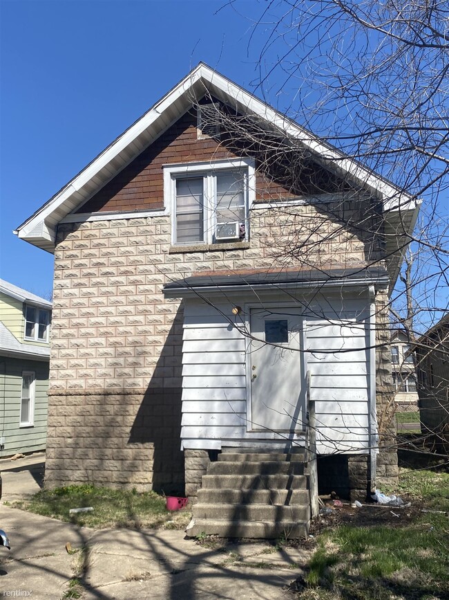 Building Photo - 3 br, 1 bath House - 902 West McClure Avenue