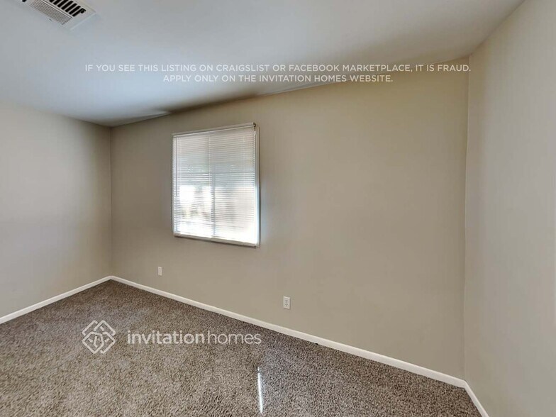 Building Photo - 5318 W Windsor Ave