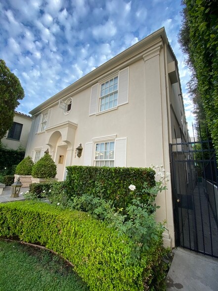 Building Photo - 209 S Hamilton Dr