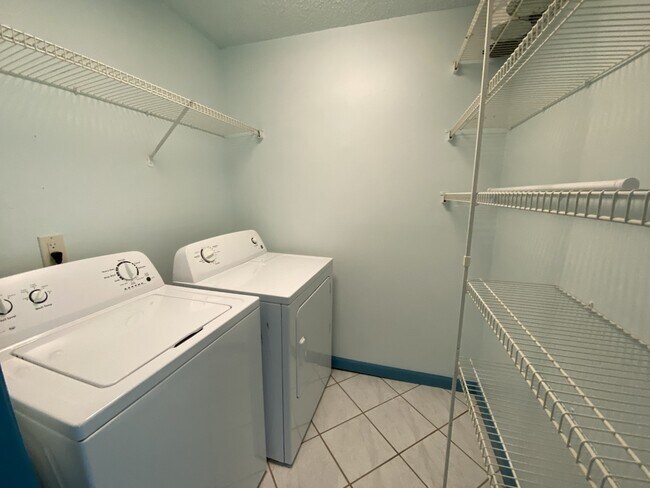 Building Photo - 1880 Murrell Rd