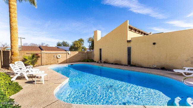 Building Photo - 1149 E Rovey Ave