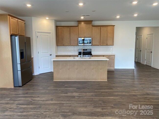 Building Photo - 14048 Lake Home Ln