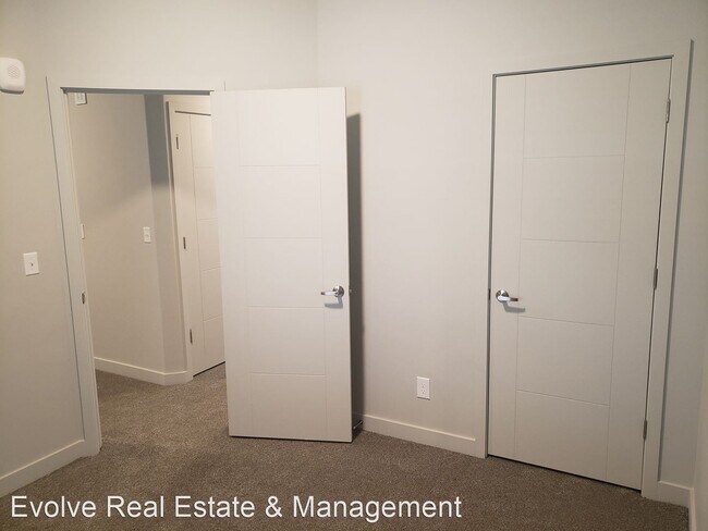 Building Photo - 2 br, 1 bath House - 1141 E 1320 S Bld D 304