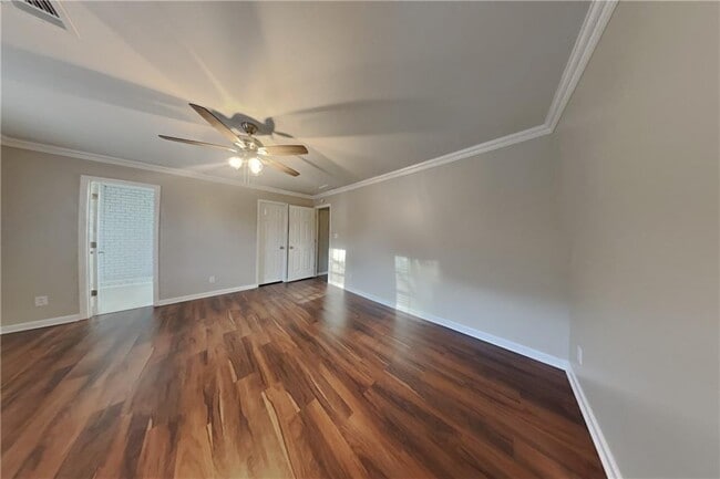 Building Photo - 506 Daisy Nash Dr SW