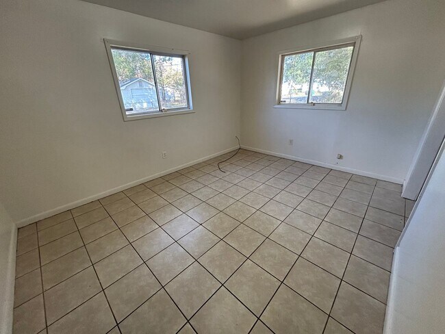 Building Photo - 301 Doc Duhon St