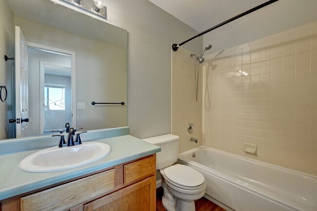 Building Photo - $2,225- 3bed/2bath Home in Fountain with B...