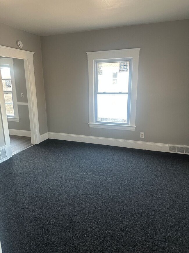 Building Photo - 4110 E 64th St