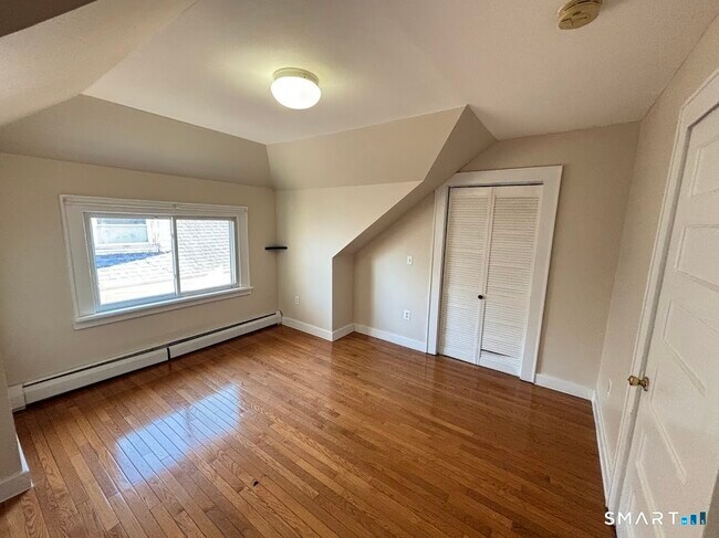 Building Photo - 358 Park Ave