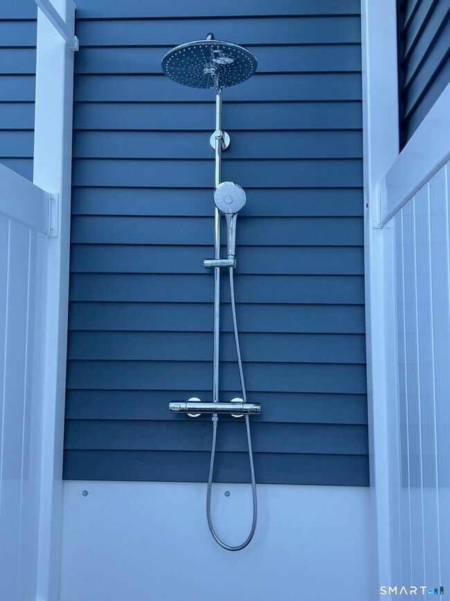 Building Photo - 17 W Orland St