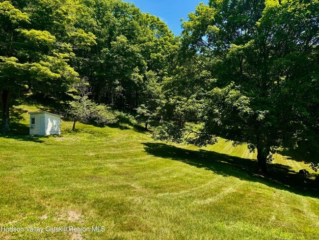 Building Photo - 64 E Pond Lilly Rd