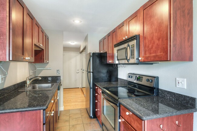 Building Photo - Capitol Hill Urban Living