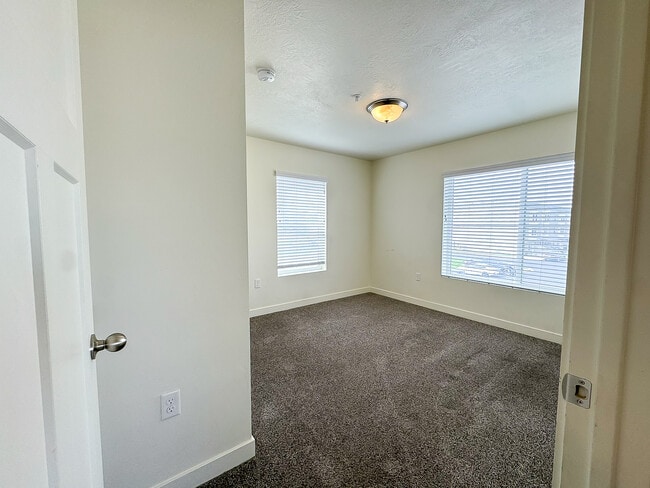 Building Photo - 531 S 850 E