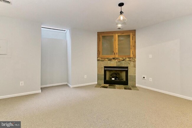 Building Photo - 1024 N Monroe St