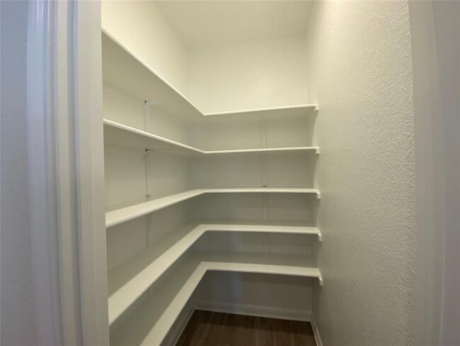 Building Photo - 2408 Oscar Eli Pl