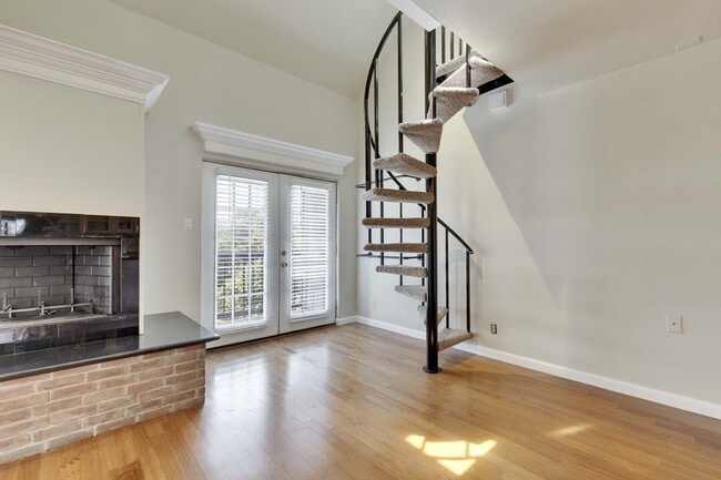 Building Photo - 8888 Tallwood Dr