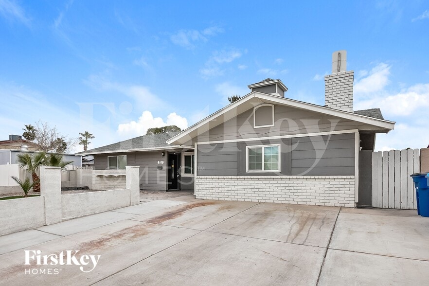 Building Photo - 321 Redstone St