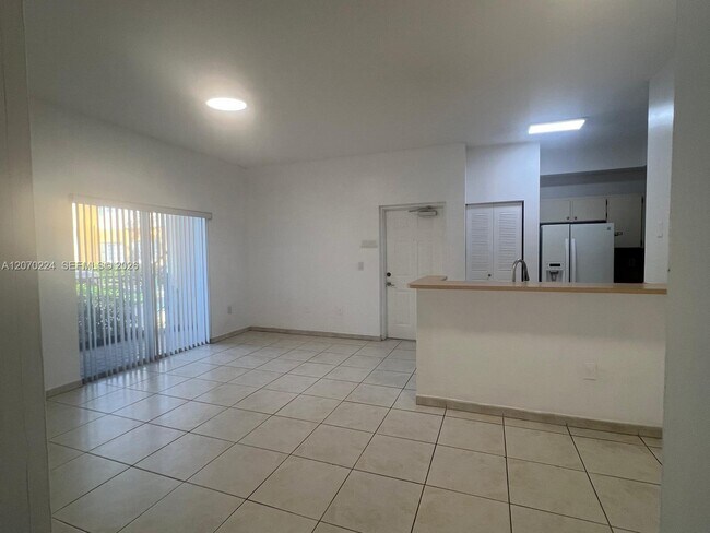 Building Photo - 7320 NW 114th Ave