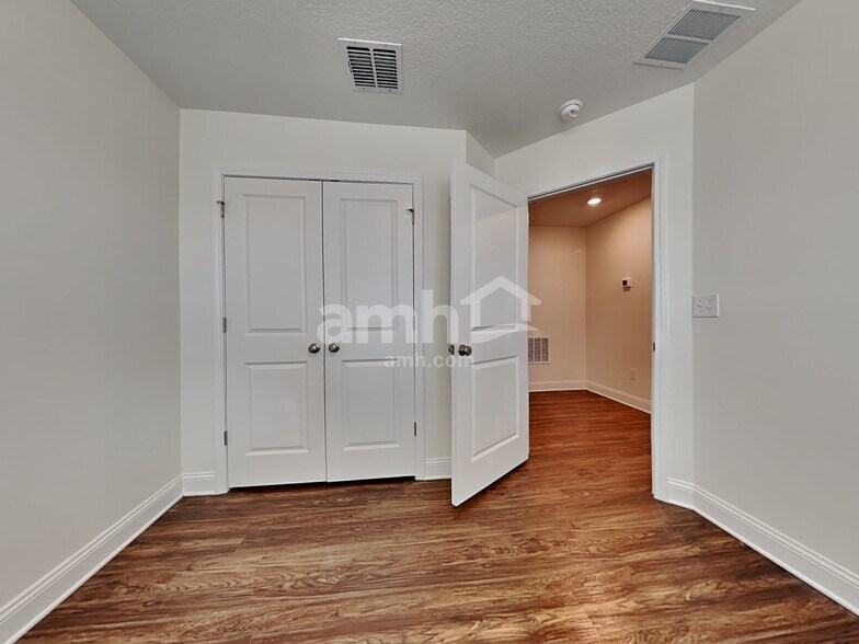 Building Photo - 21 Carlitos Wy
