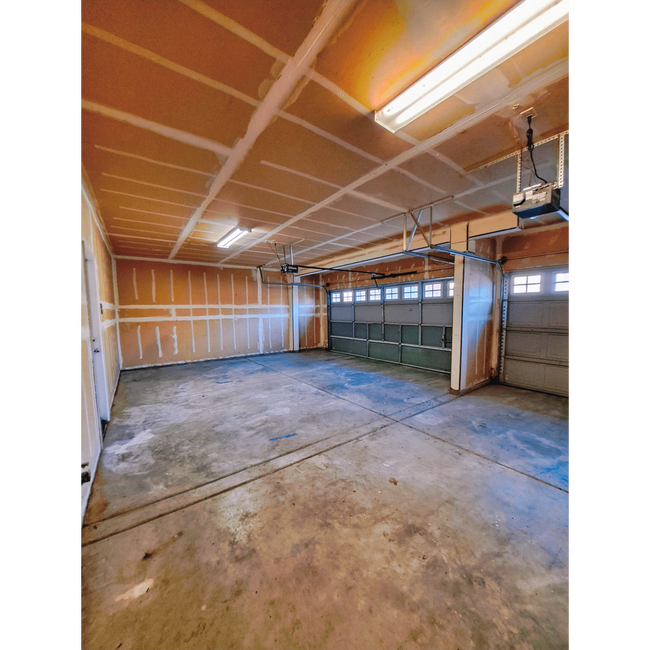 Building Photo - Spacious 2-Story Fresno Home with Bonus Room!