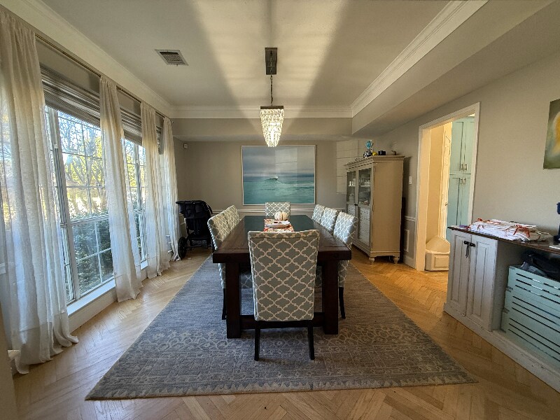 Building Photo - 4010 Crestwood Dr