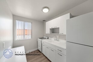 Building Photo - 12318 Birch Ave.