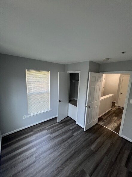 Building Photo - 4801 Waltonshire Cir