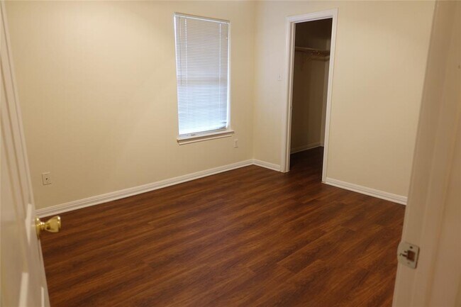 Building Photo - 2928 Thrushwood Dr