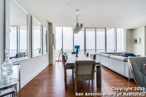 Building Photo - 610 E Market St