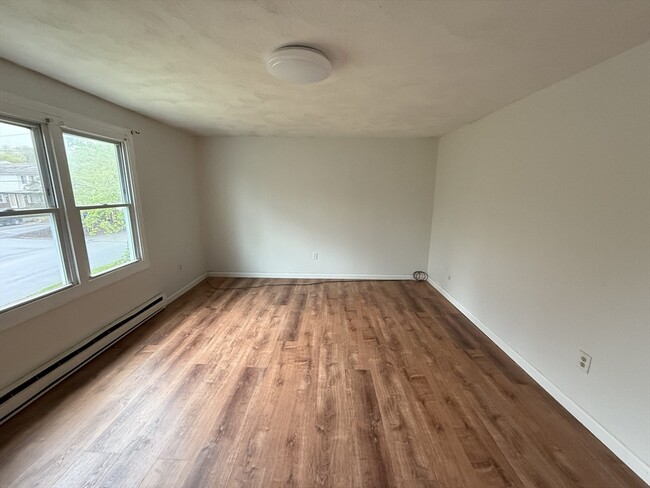 Building Photo - 119 Spruce St