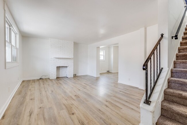 Building Photo - 215 Millbridge St