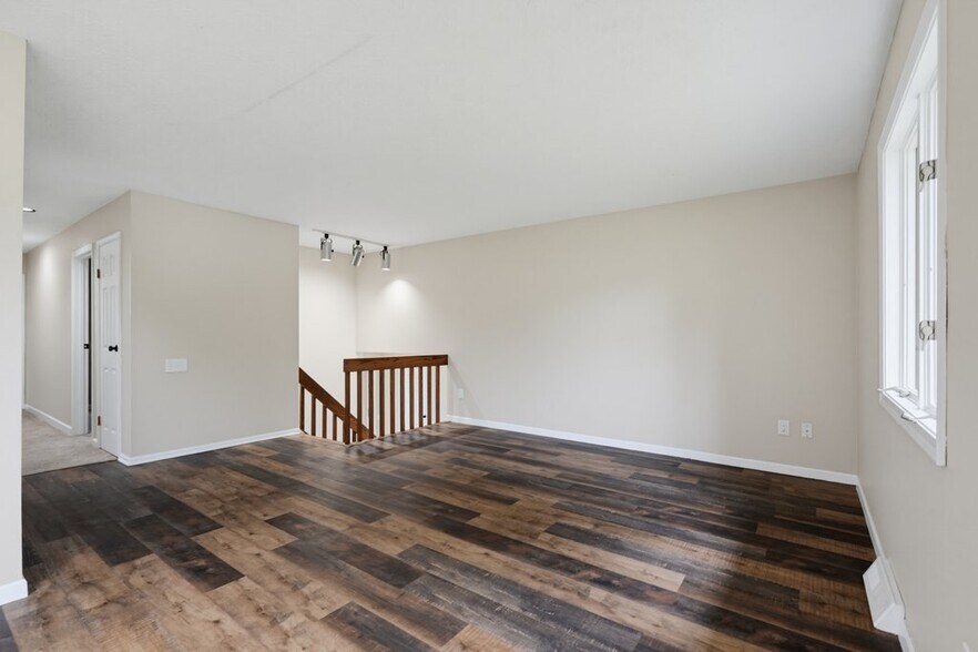 Building Photo - 5460 Echodell Ave NW