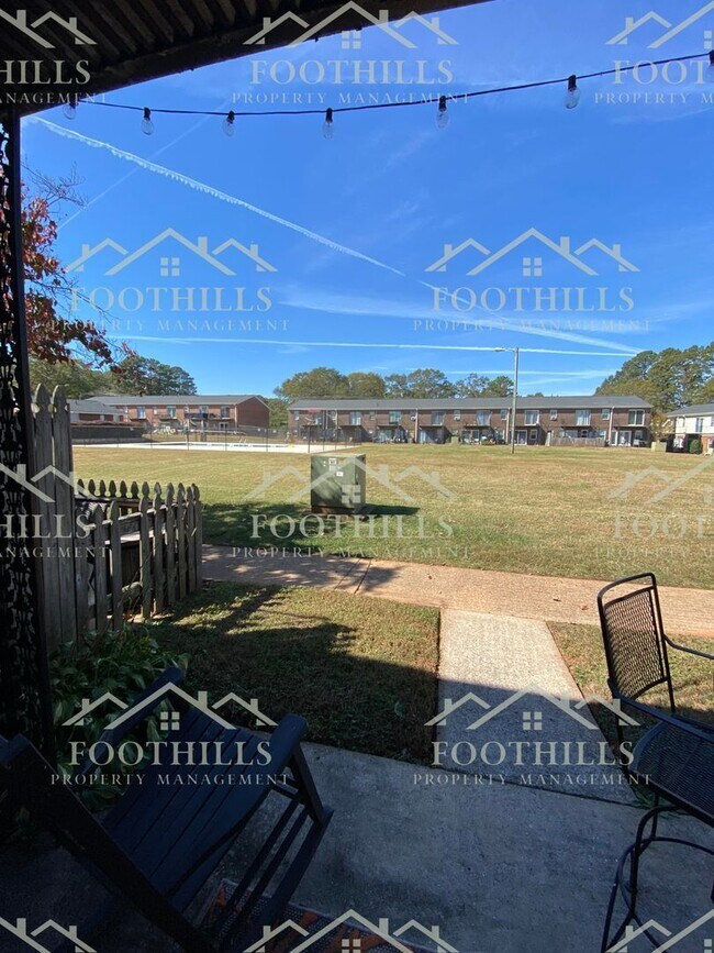 Building Photo - 500 Concord Rd