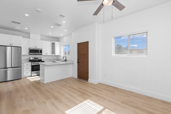 Building Photo - 6704 Saranac St