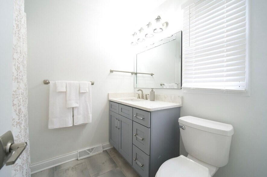 Building Photo - 916-920 Dean Street-SI ID1285029P